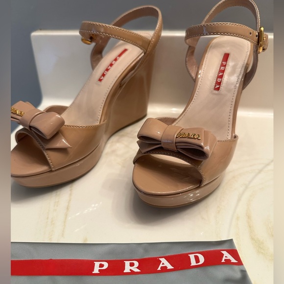 Prada Nudo Patent Leather Bow Wedge Sandals - NIB 35 - Picture 2 of 9